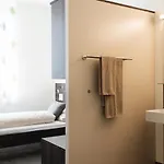 Eee מלון 3*