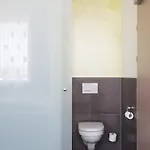 Eee טראון