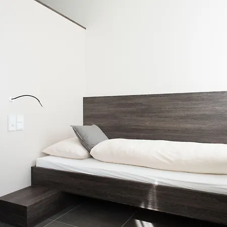 Eee Hotel