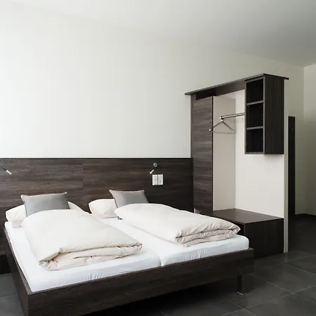 Eee Hotel 3*