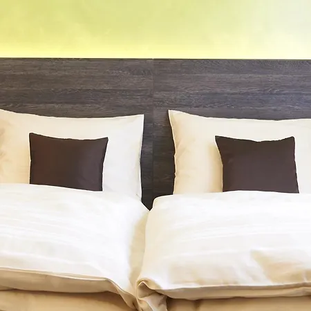 Eee Hotel 3*