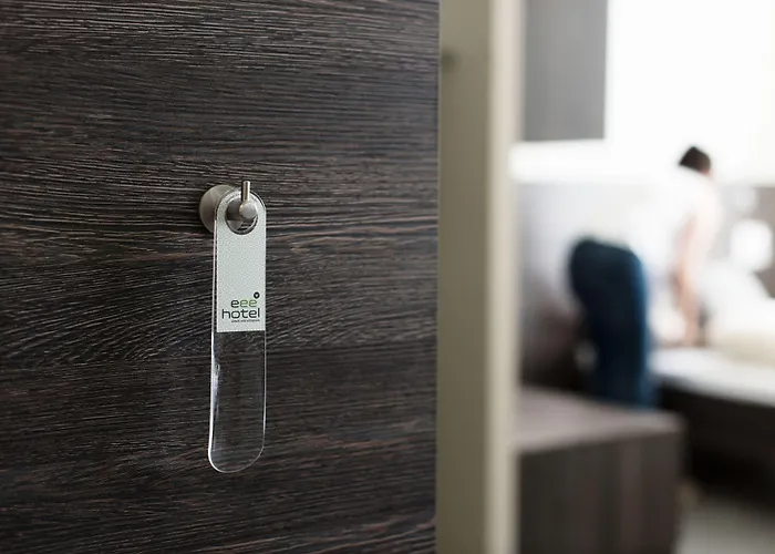 Eee Hotel