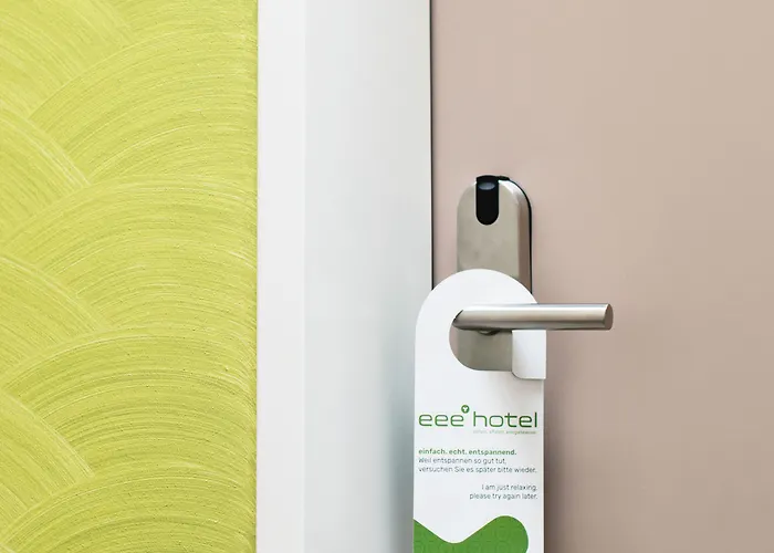 Eee Hotel